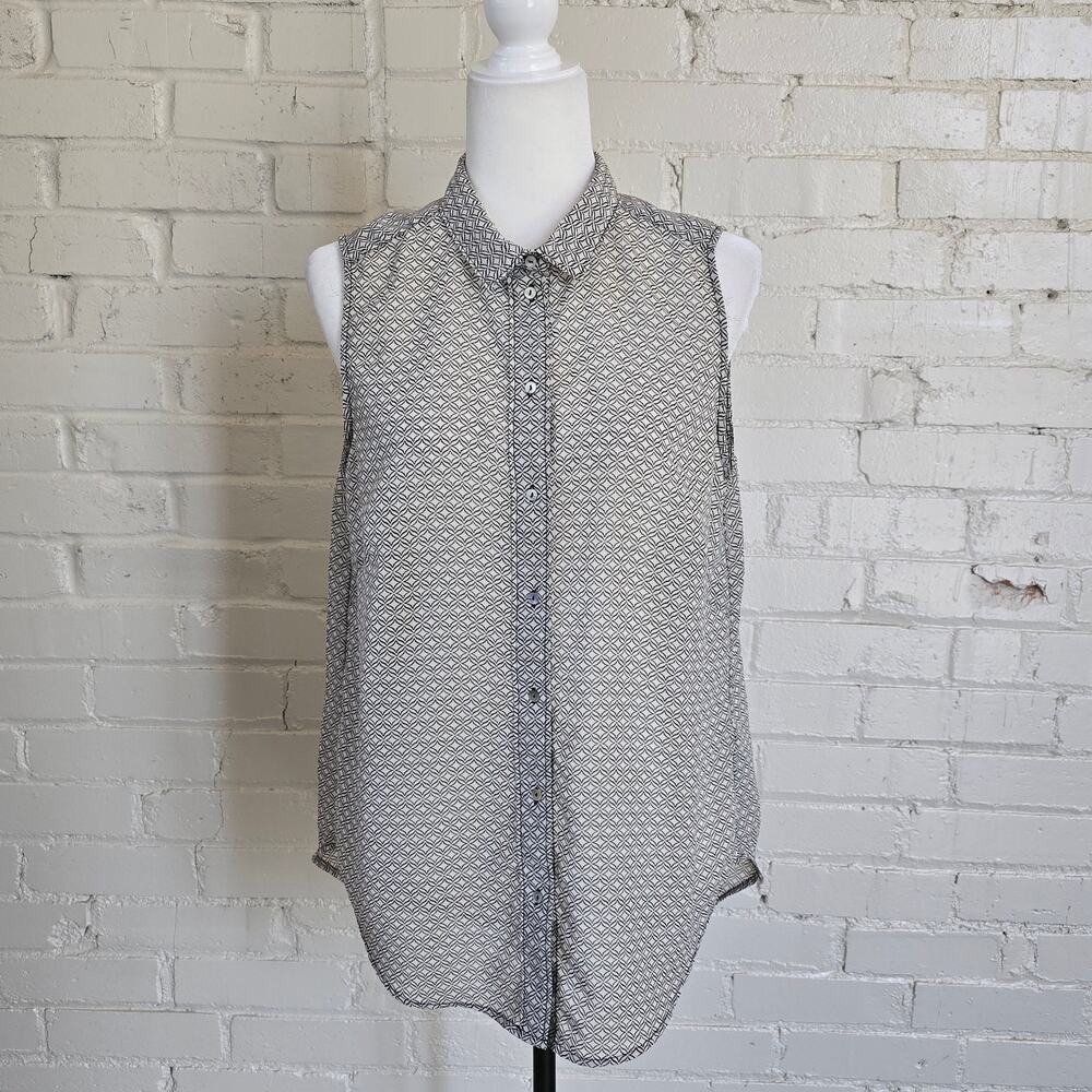 Black & White Indie Geometric Sleeveless Blouse┃Modern Button Down Office Siren